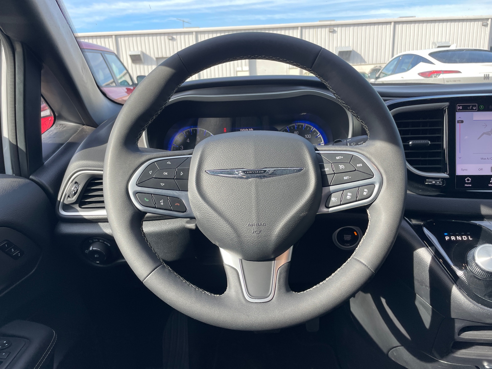 Thumbnail: 2025 Chrysler Pacifica - 5