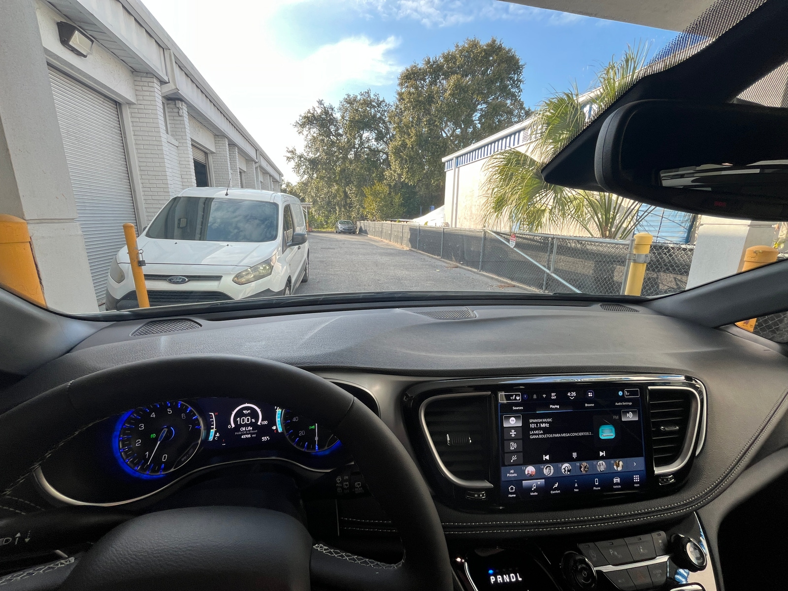 Thumbnail: 2025 Chrysler Pacifica - 3