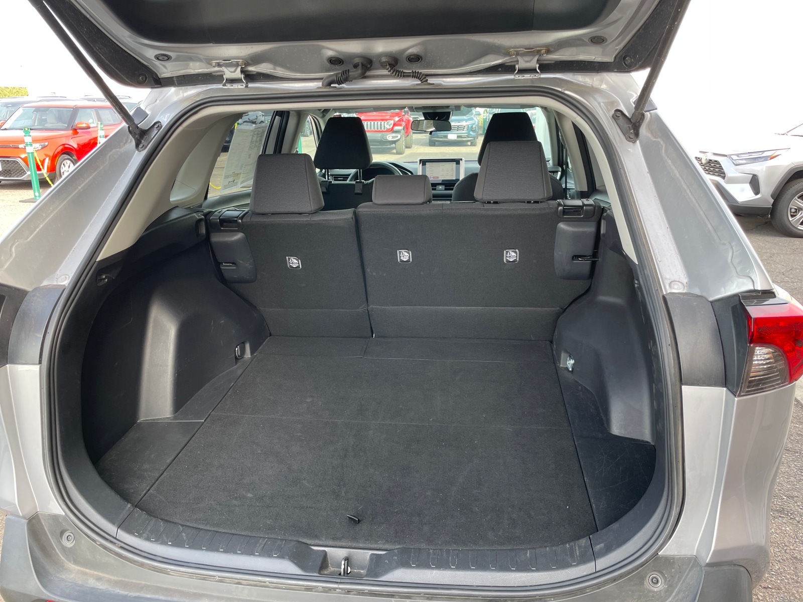 Thumbnail: 2025 Toyota RAV4 - 6