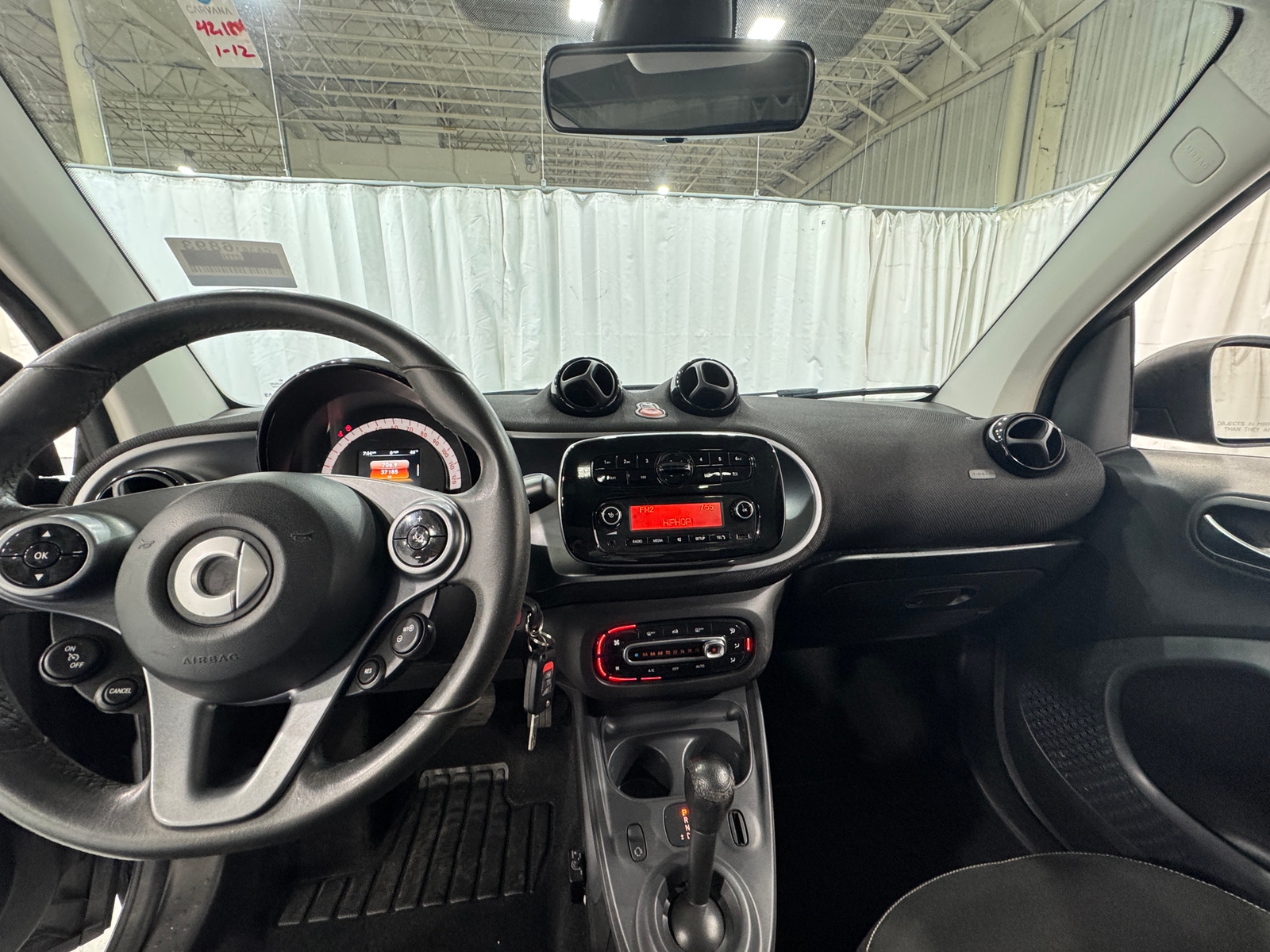 Thumbnail: 2017 smart fortwo - 3