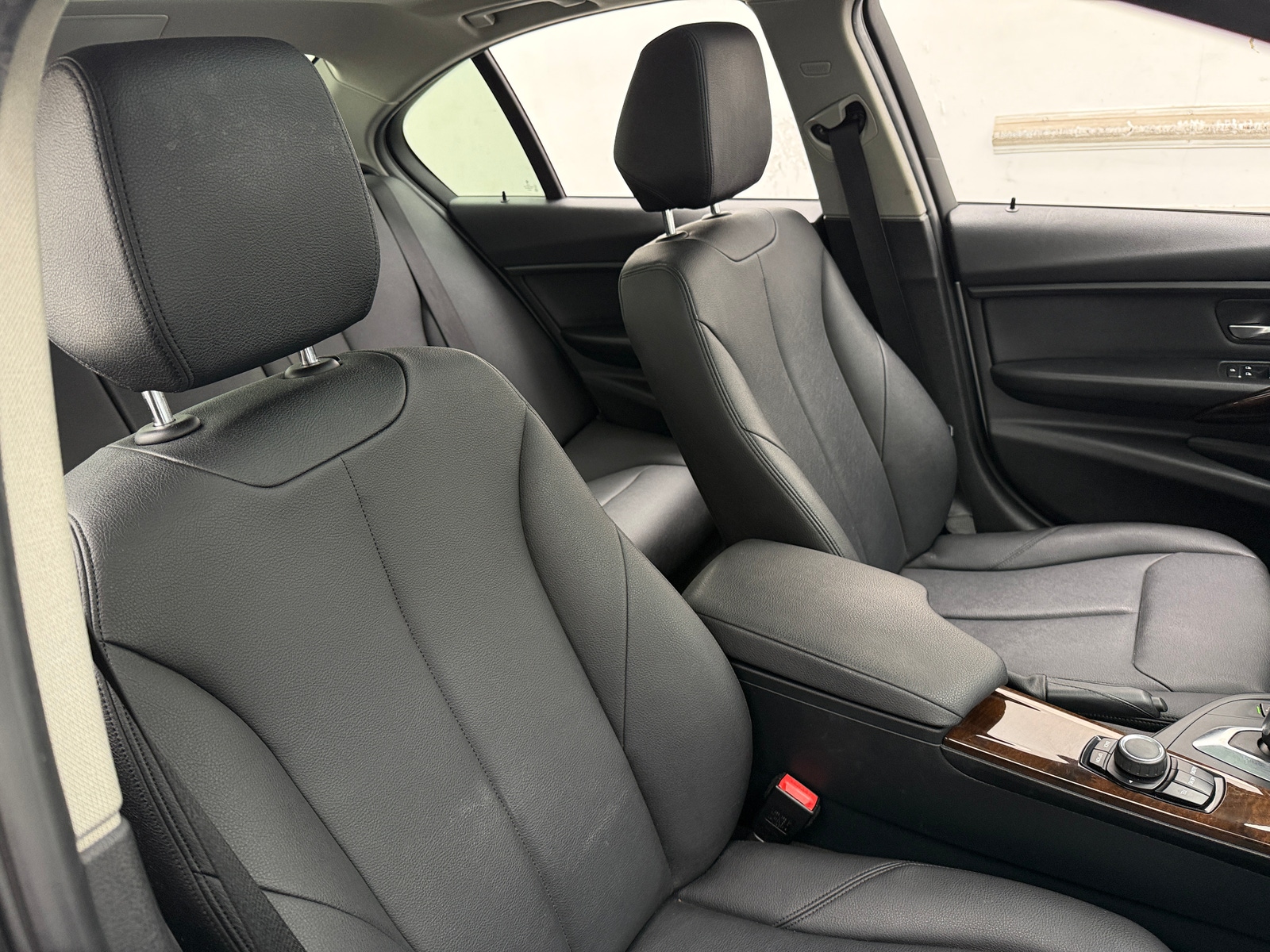 Thumbnail: 2016 BMW 3 Series - 2