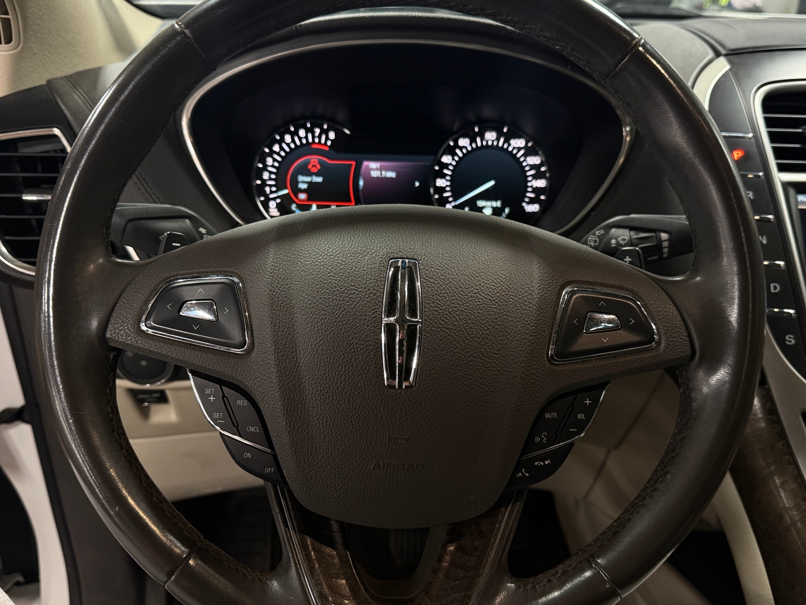 Thumbnail: 2016 Lincoln MKX - 4