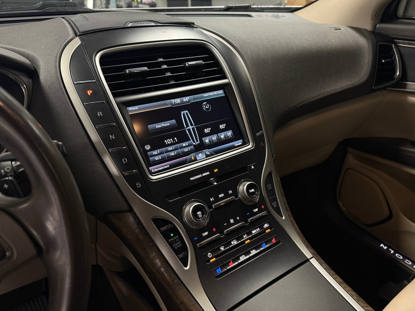 Thumbnail: 2016 Lincoln MKX - 3