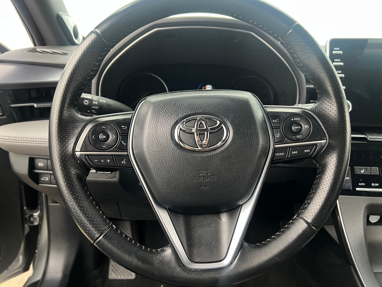 Thumbnail: 2020 Toyota Avalon - 4