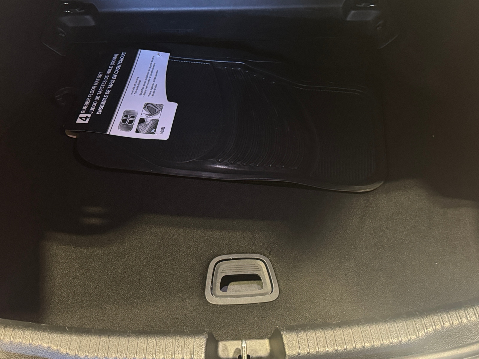 Thumbnail: 2024 Mercedes-Benz C-Class - 6