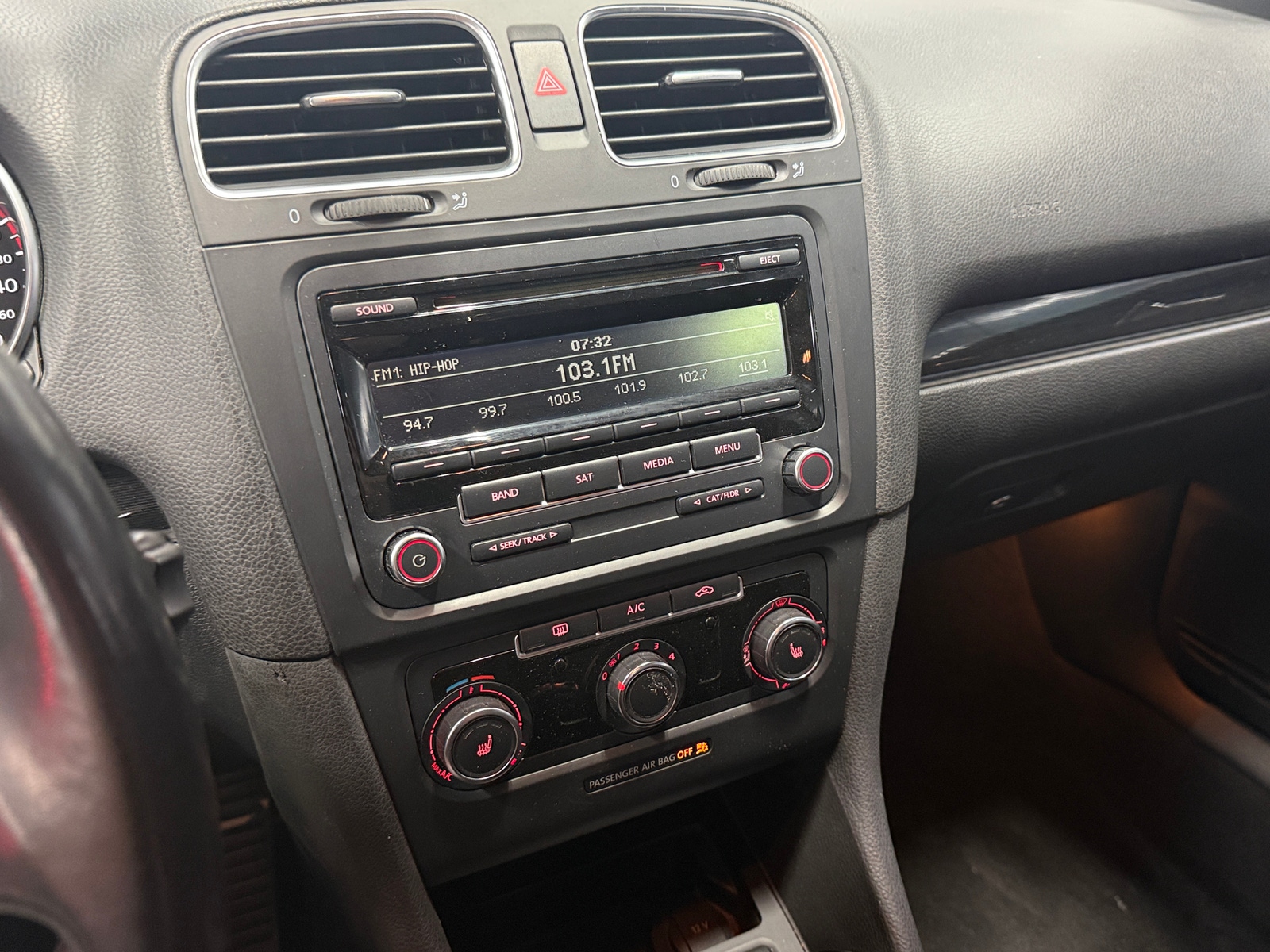 Thumbnail: 2013 Volkswagen Golf - 4