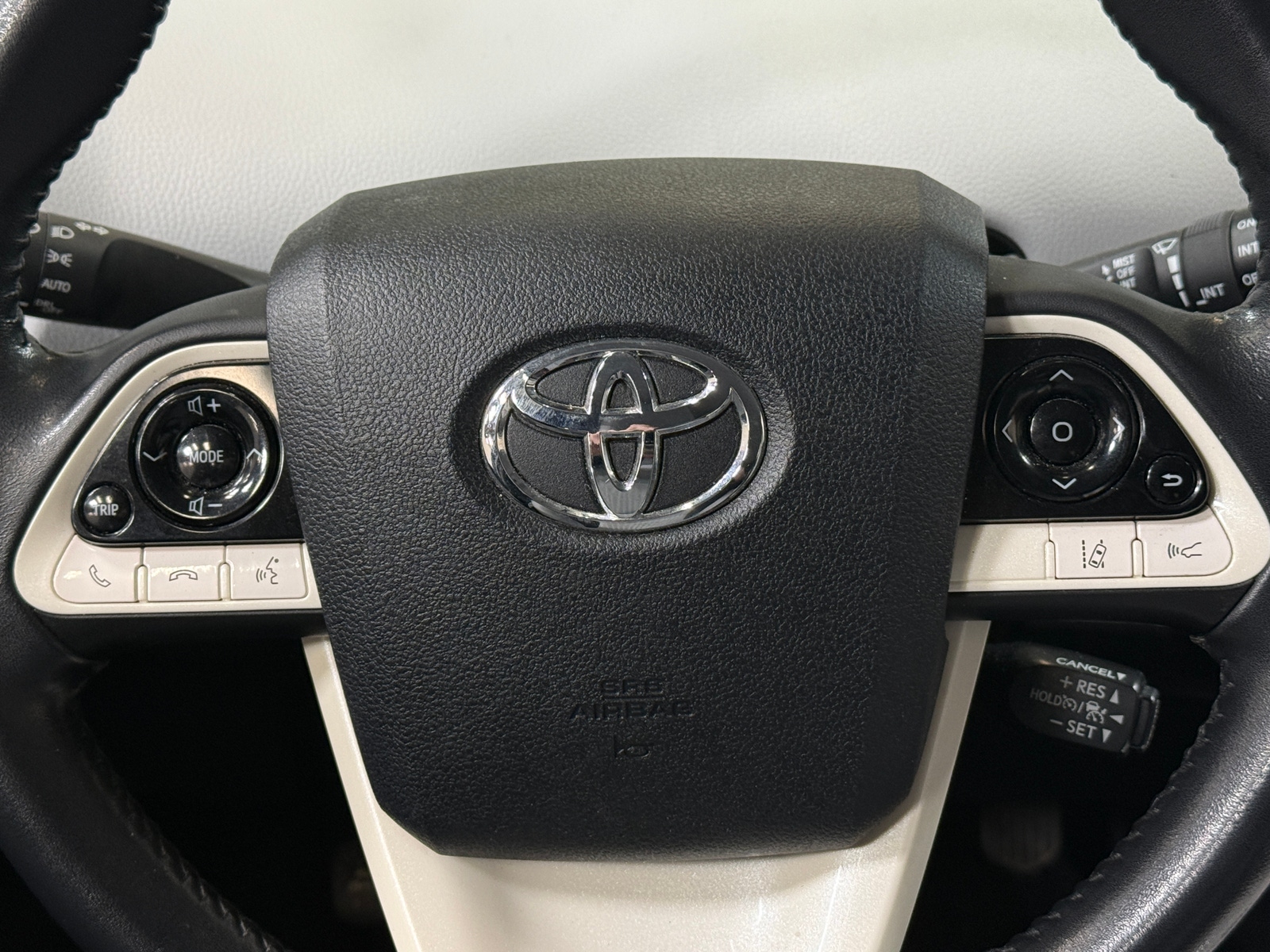 Thumbnail: 2017 Toyota Prius - 5