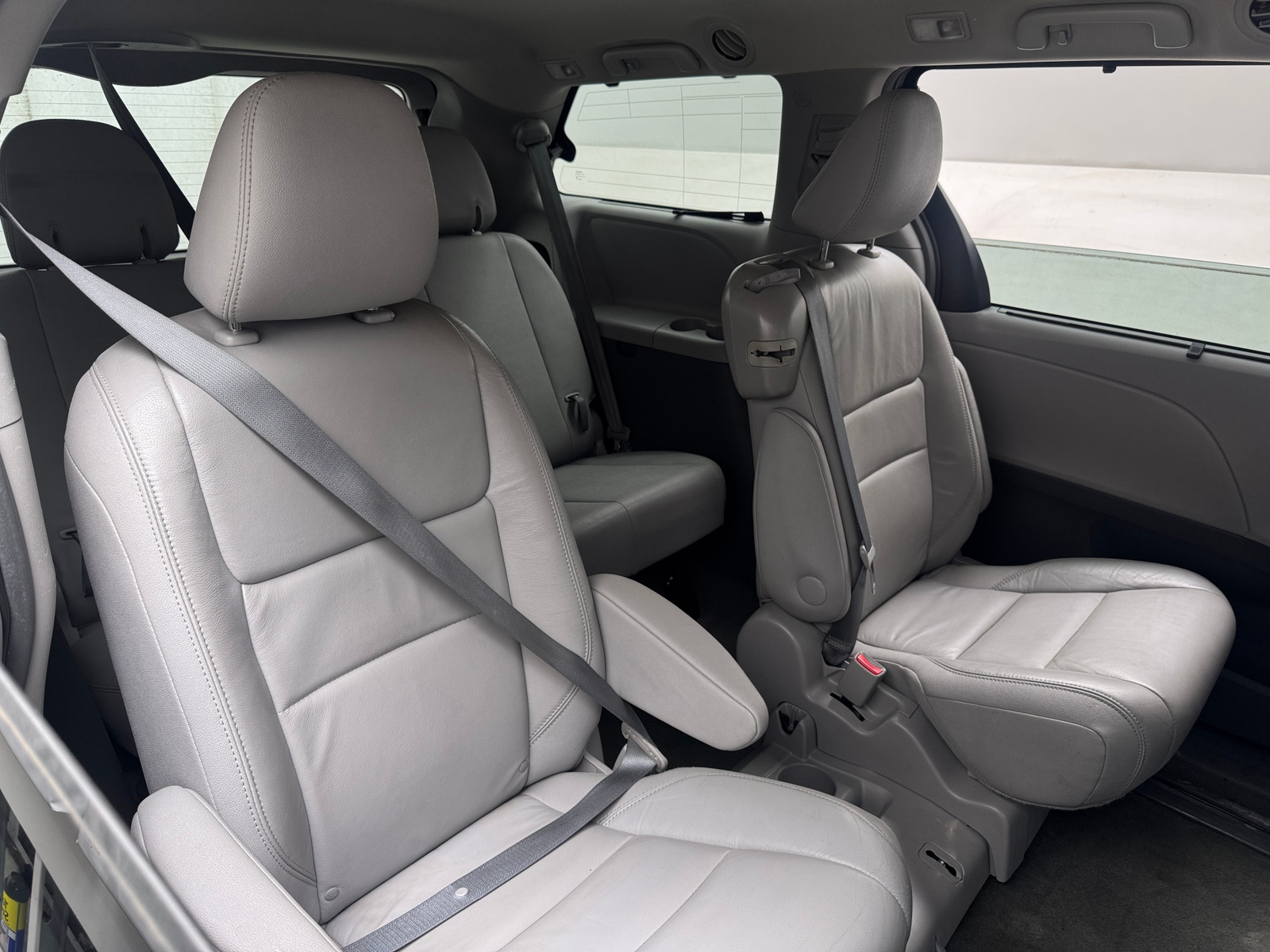 Thumbnail: 2017 Toyota Sienna - 5