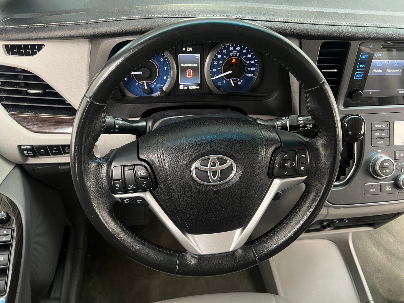 Thumbnail: 2017 Toyota Sienna - 4