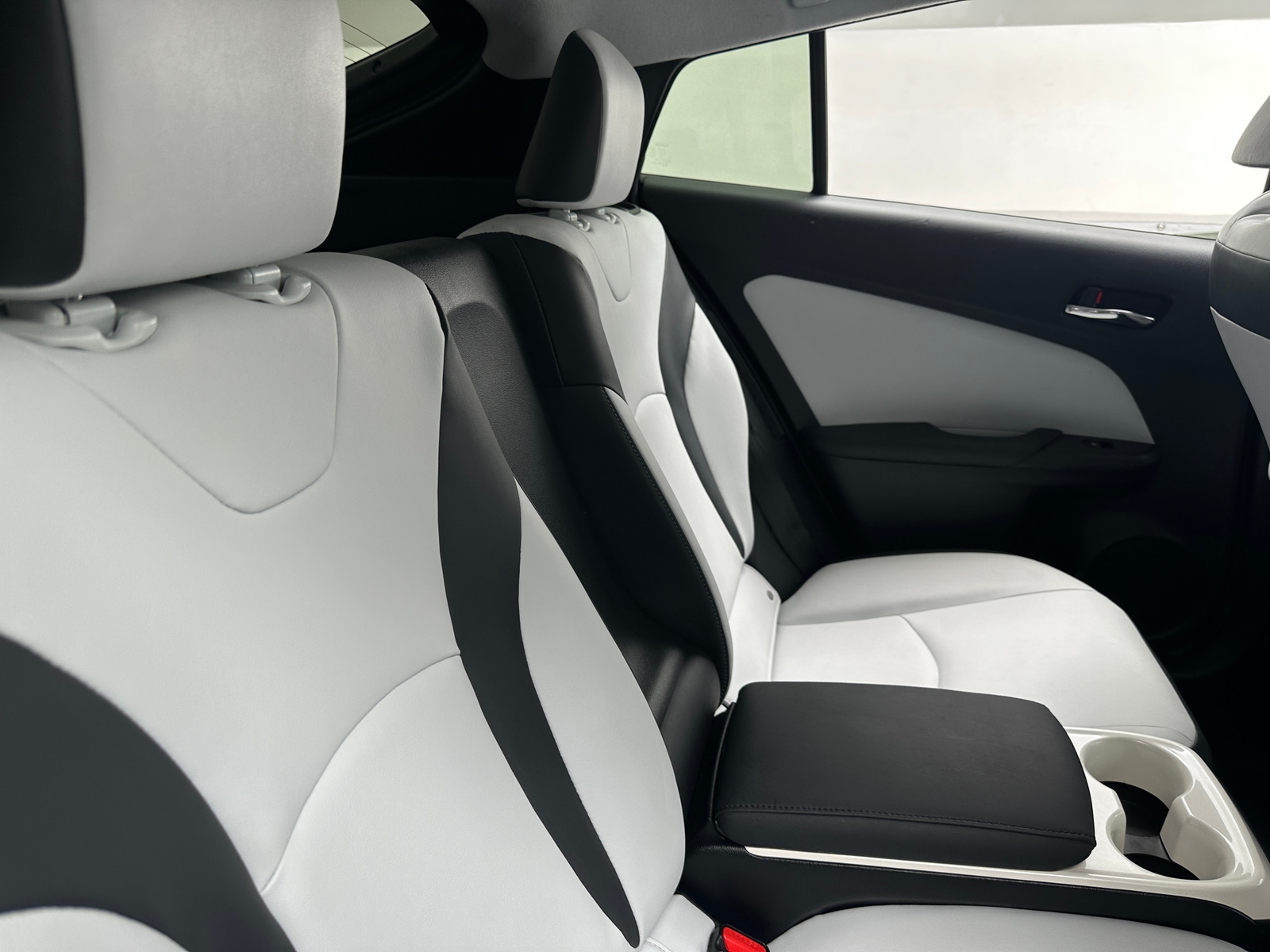 Thumbnail: 2017 Toyota Prius Prime - 5