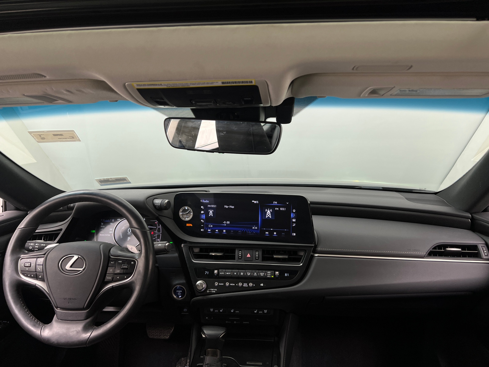 Thumbnail: 2022 Lexus ES - 2