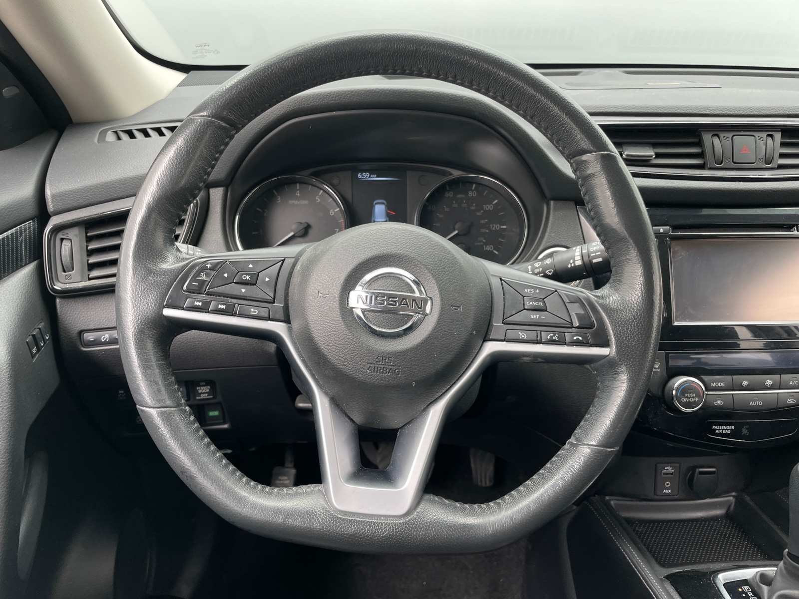 Thumbnail: 2017 Nissan Rogue - 4