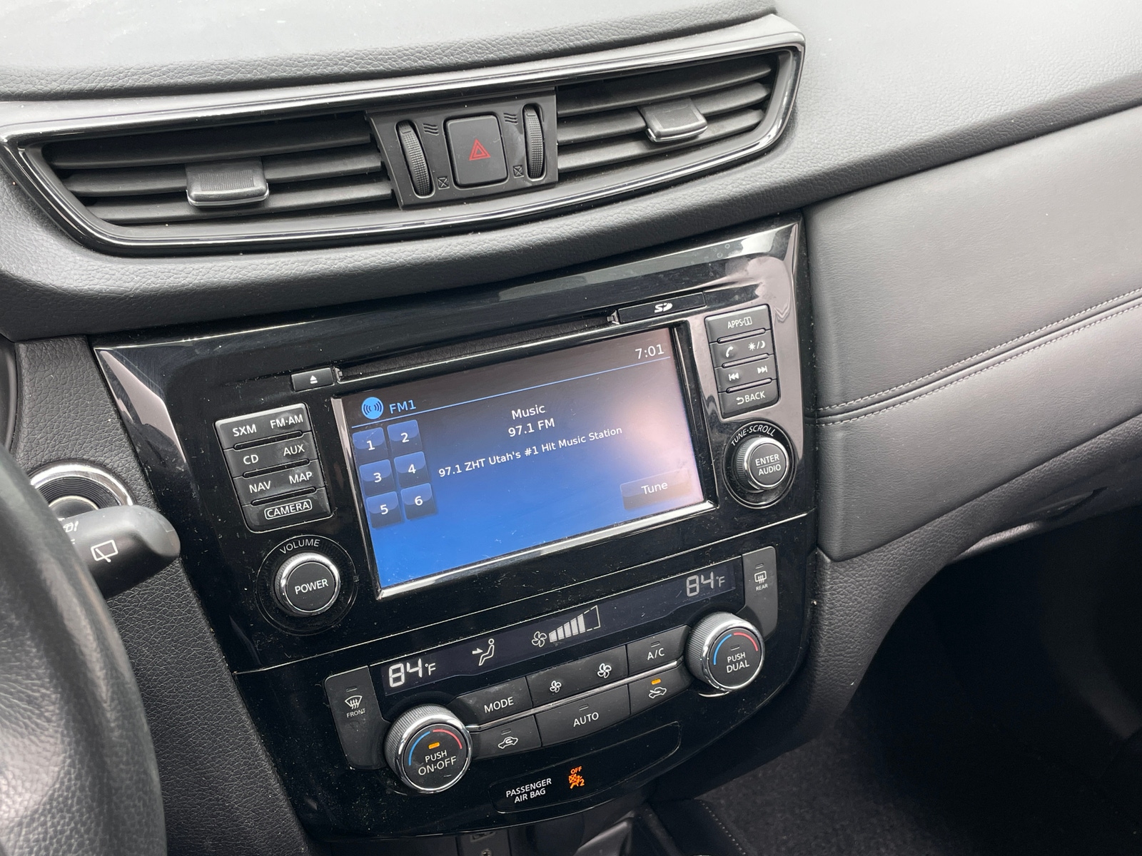 Thumbnail: 2017 Nissan Rogue - 3