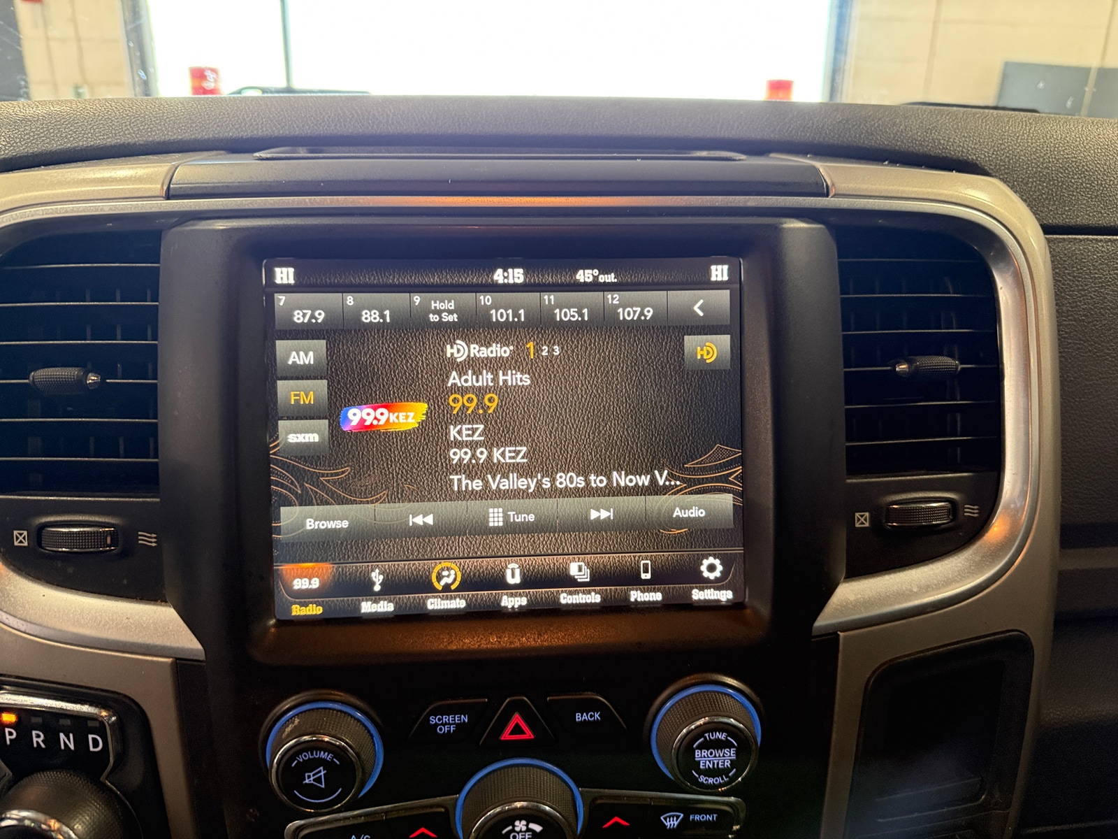 Thumbnail: 2019 RAM 1500 Classic - 4