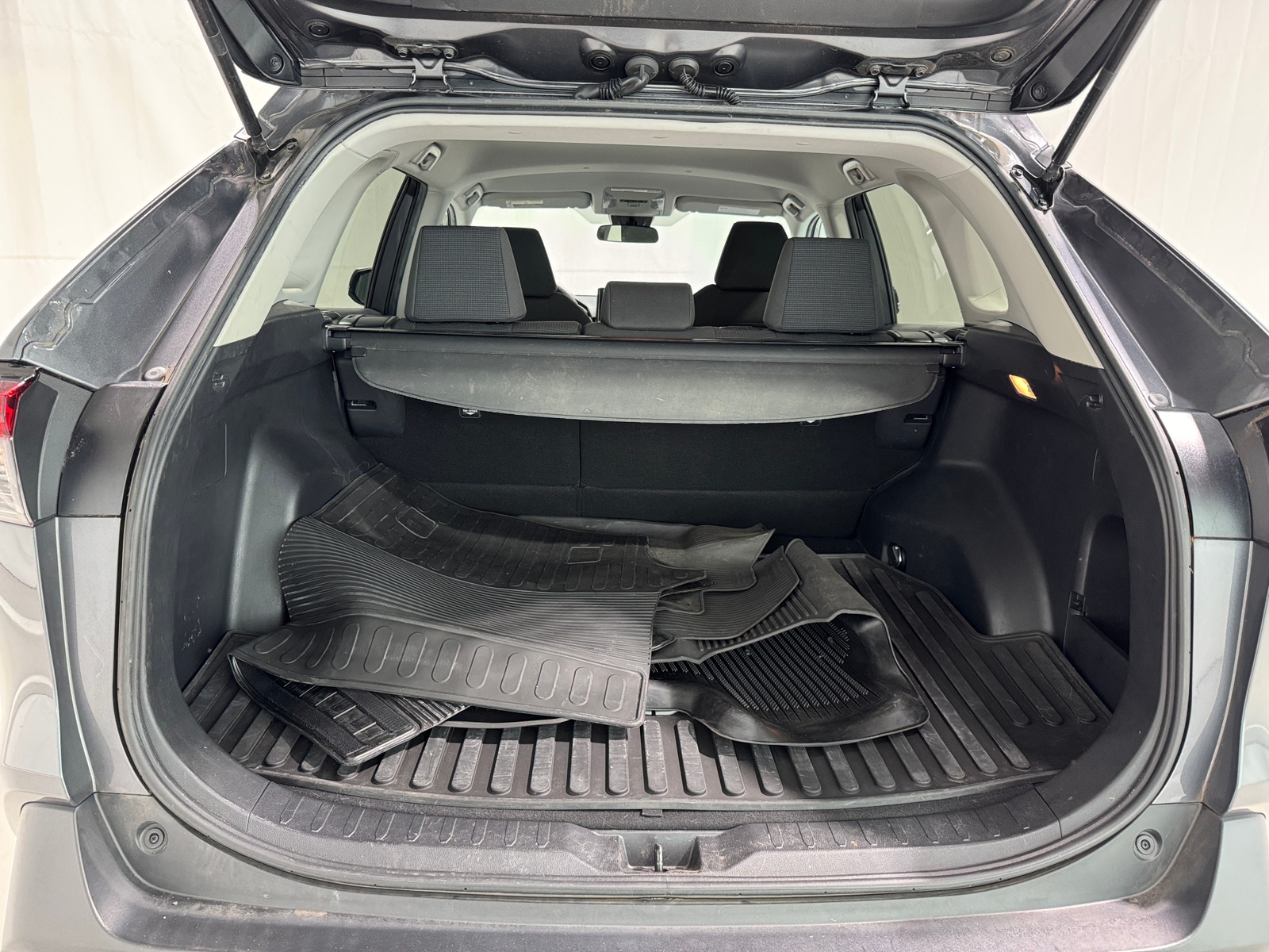 Thumbnail: 2021 Toyota RAV4 - 7