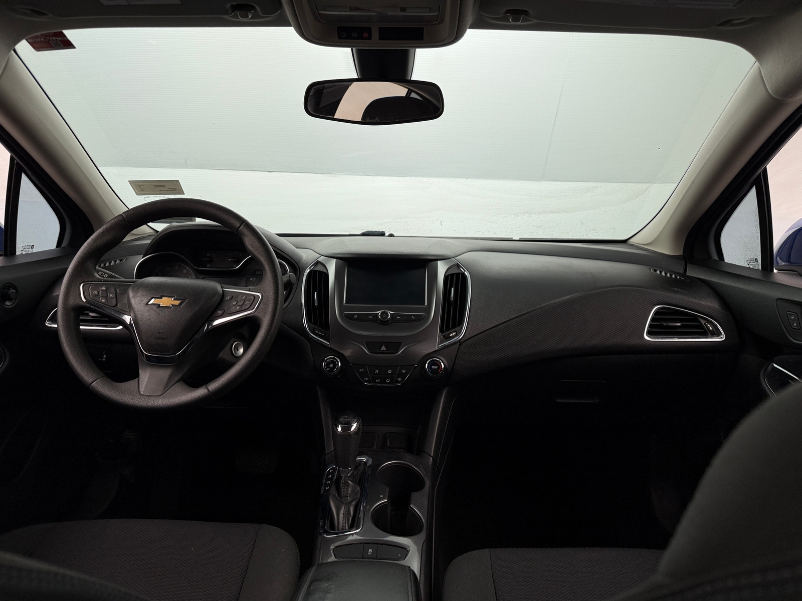 Thumbnail: 2017 Chevrolet Cruze - 3