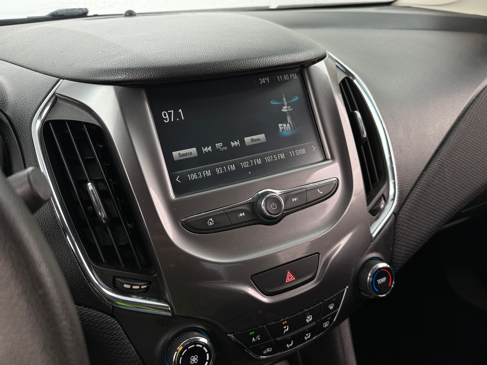 Thumbnail: 2017 Chevrolet Cruze - 4