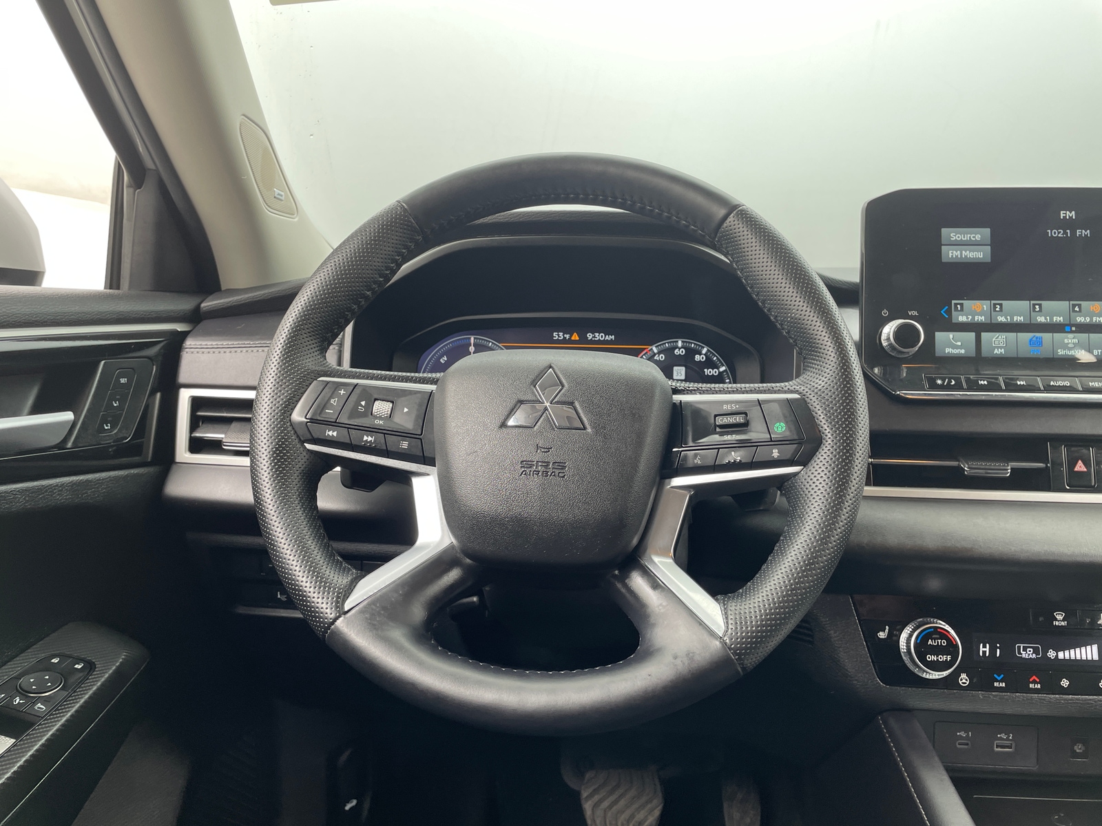 Thumbnail: 2024 Mitsubishi Outlander - 4