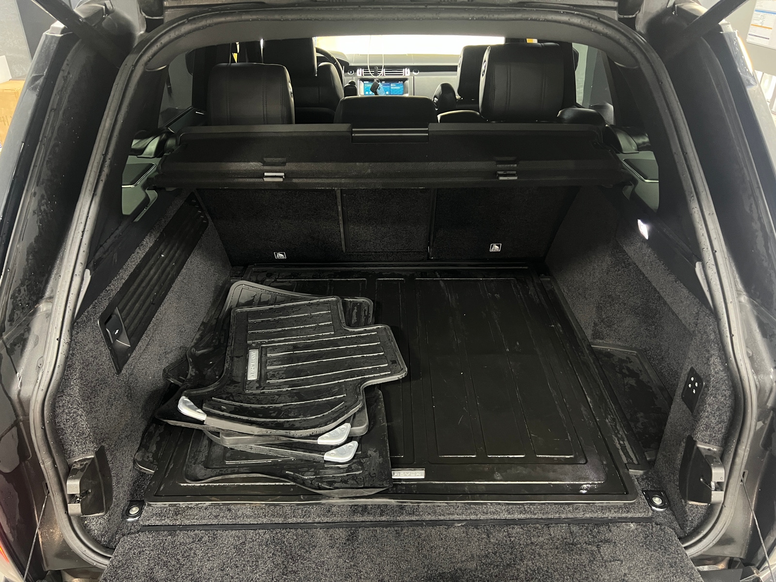 Thumbnail: 2017 Land Rover Range Rover - 6