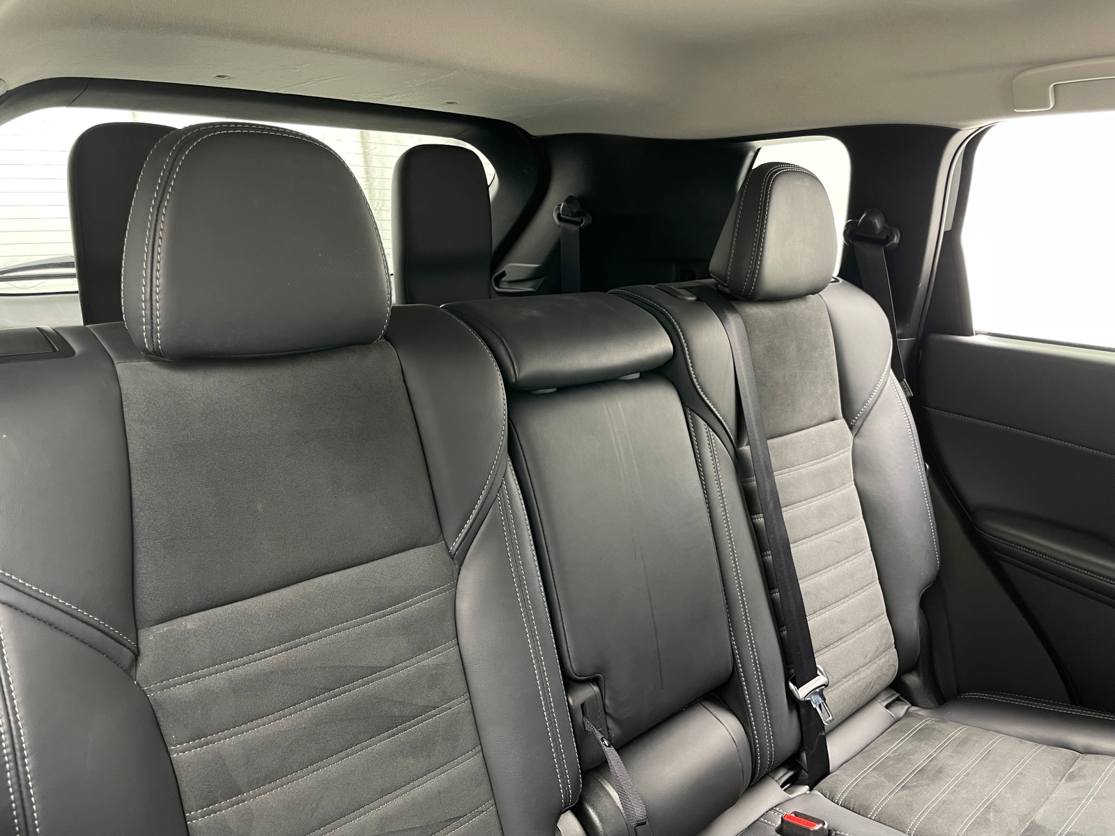 Thumbnail: 2025 Mitsubishi Outlander - 5