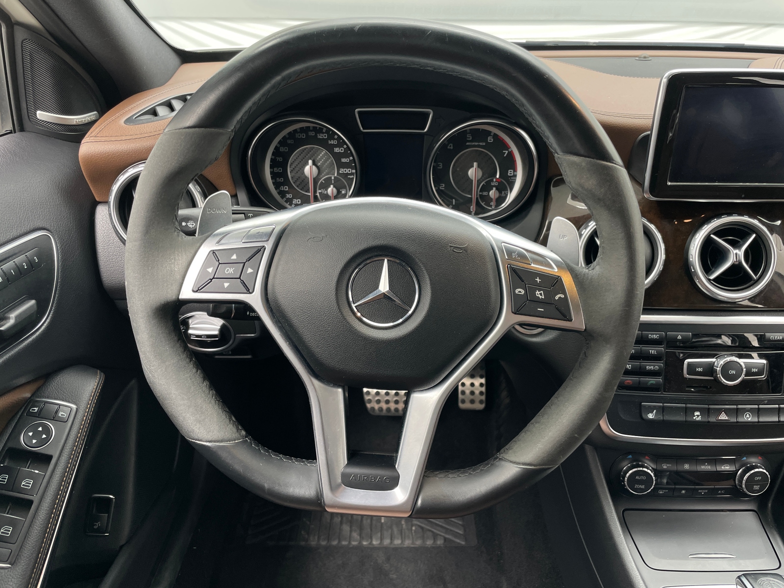 Thumbnail: 2015 Mercedes-Benz GLA - 4