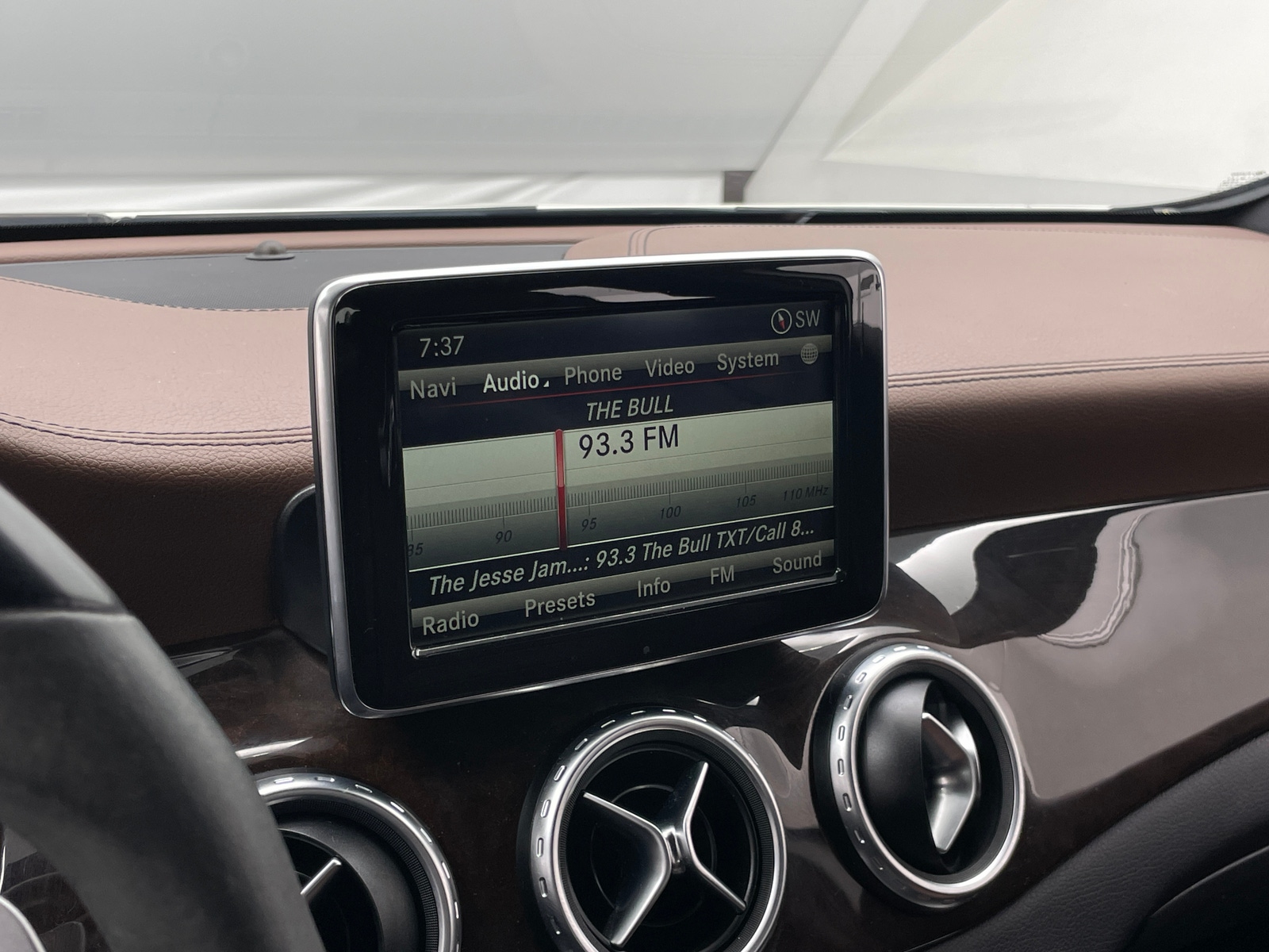 Thumbnail: 2015 Mercedes-Benz GLA - 3