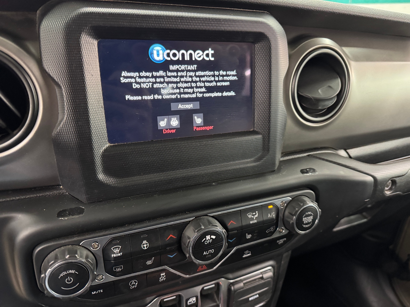 Thumbnail: 2020 Jeep Gladiator - 4