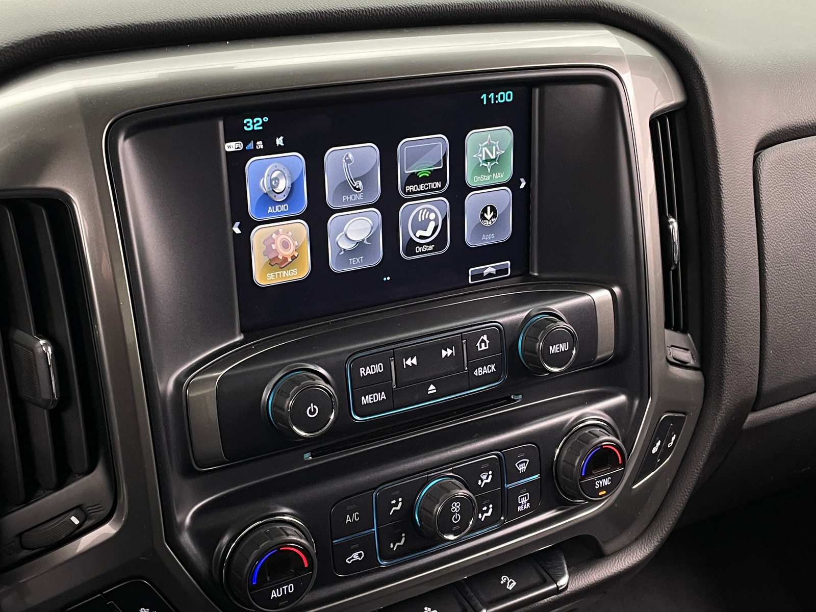 Thumbnail: 2018 Chevrolet Silverado 1500 - 3