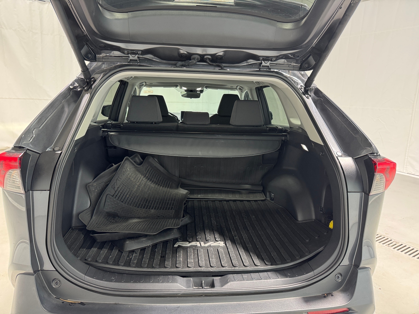 Thumbnail: 2024 Toyota RAV4 - 7