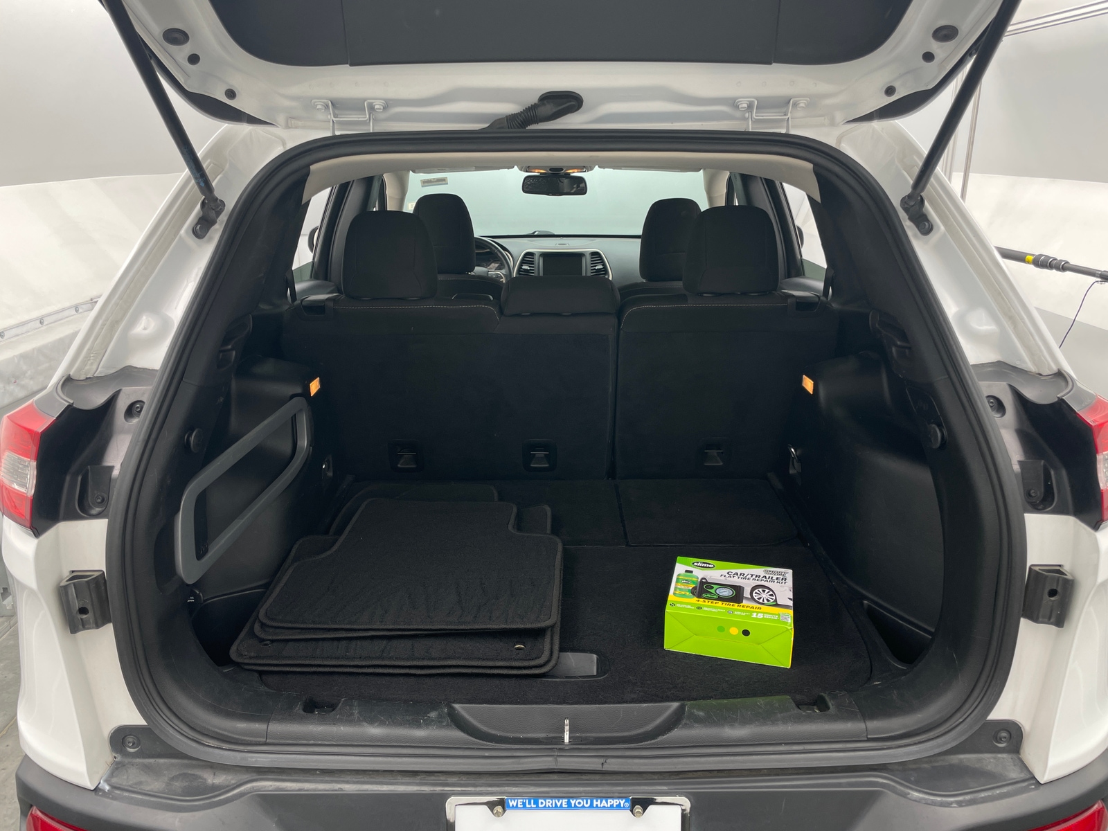 Thumbnail: 2016 Jeep Cherokee - 7