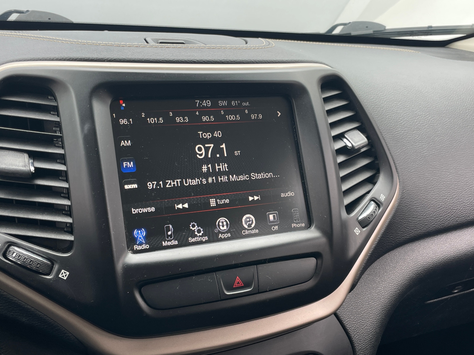 Thumbnail: 2016 Jeep Cherokee - 4