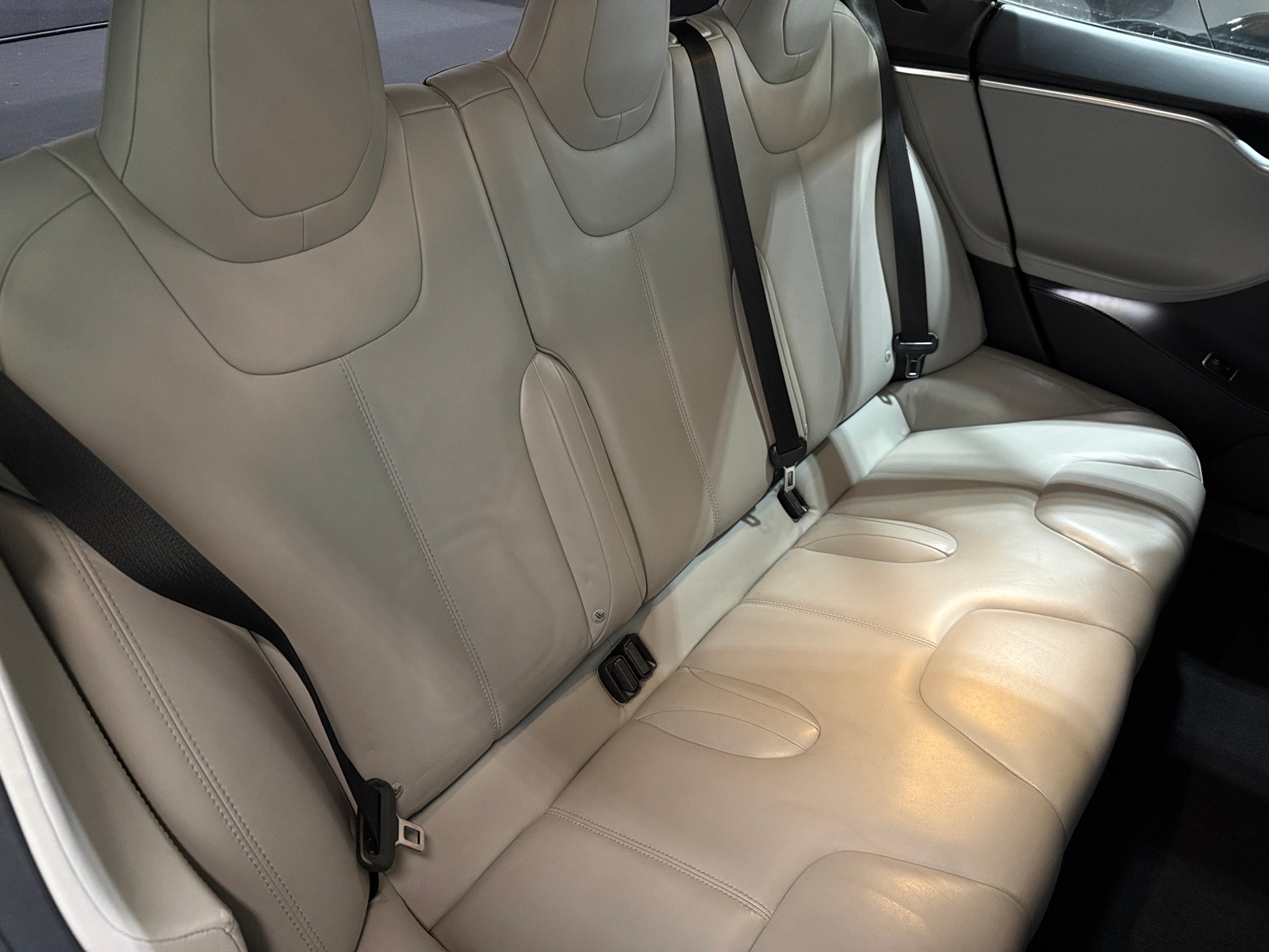 Thumbnail: 2015 Tesla Model S - 5