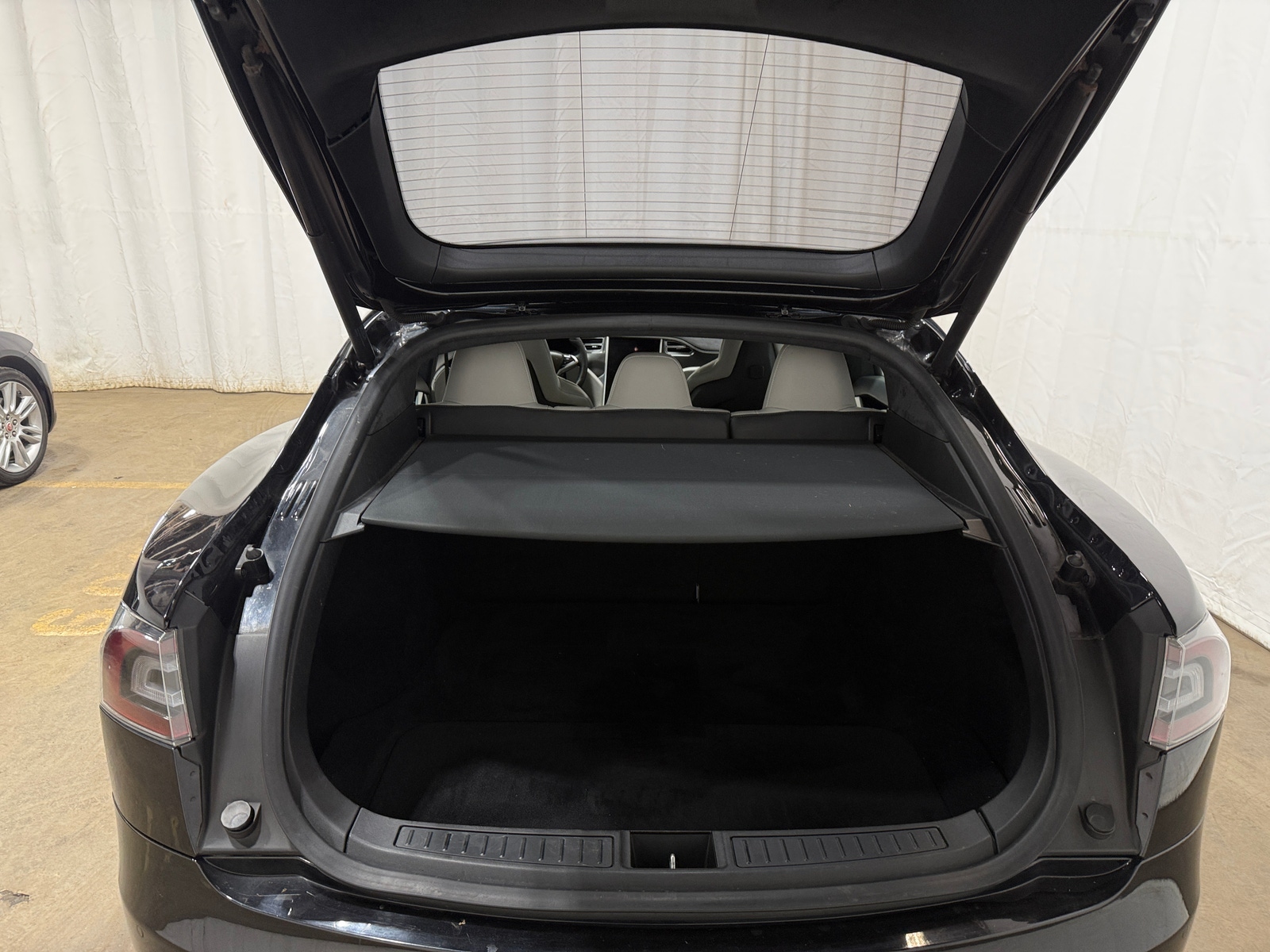 Thumbnail: 2015 Tesla Model S - 6