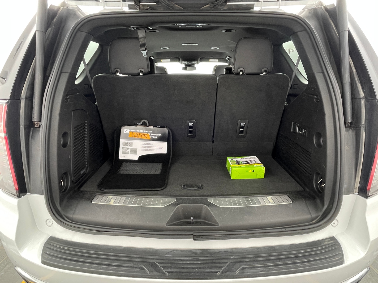 Thumbnail: 2023 Chevrolet Tahoe - 6