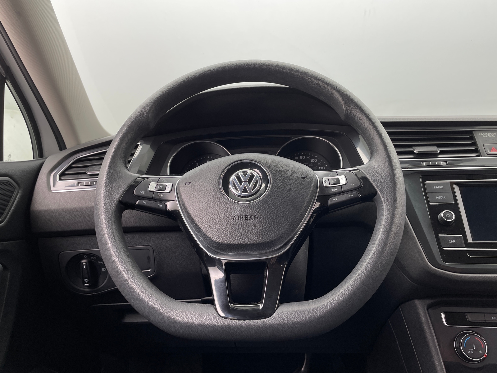 Thumbnail: 2019 Volkswagen Tiguan - 5