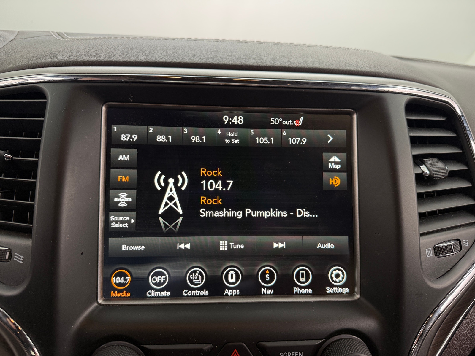 Thumbnail: 2018 Jeep Grand Cherokee - 3