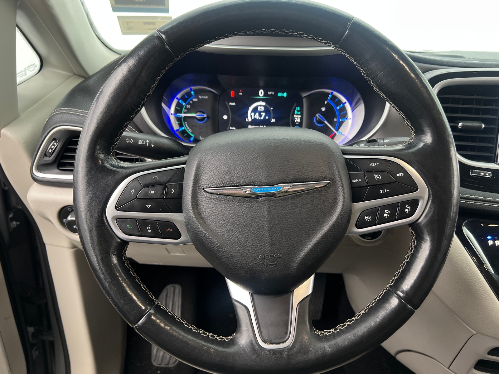 Thumbnail: 2021 Chrysler Pacifica - 4