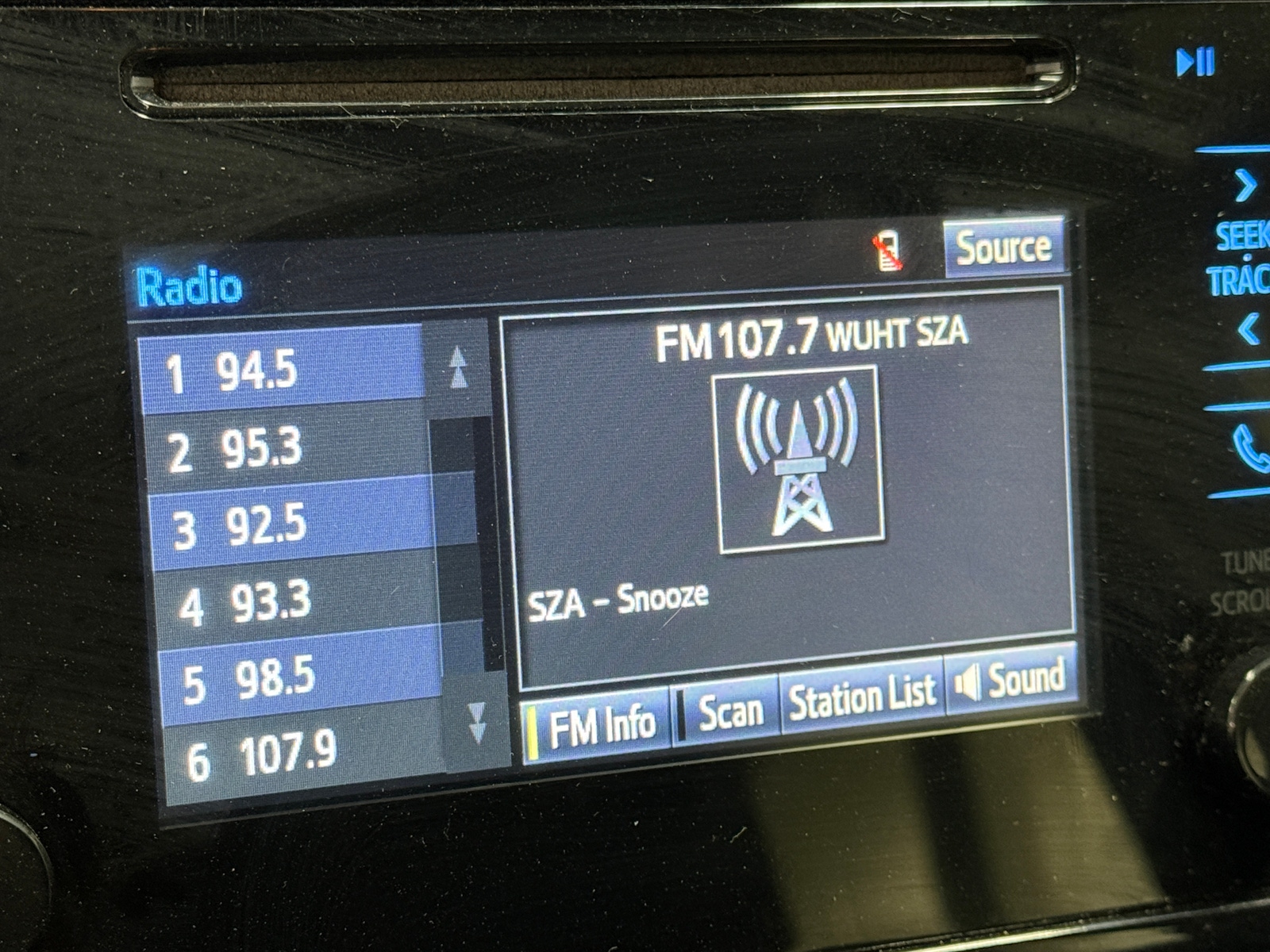 Thumbnail: 2016 Toyota Prius - 4