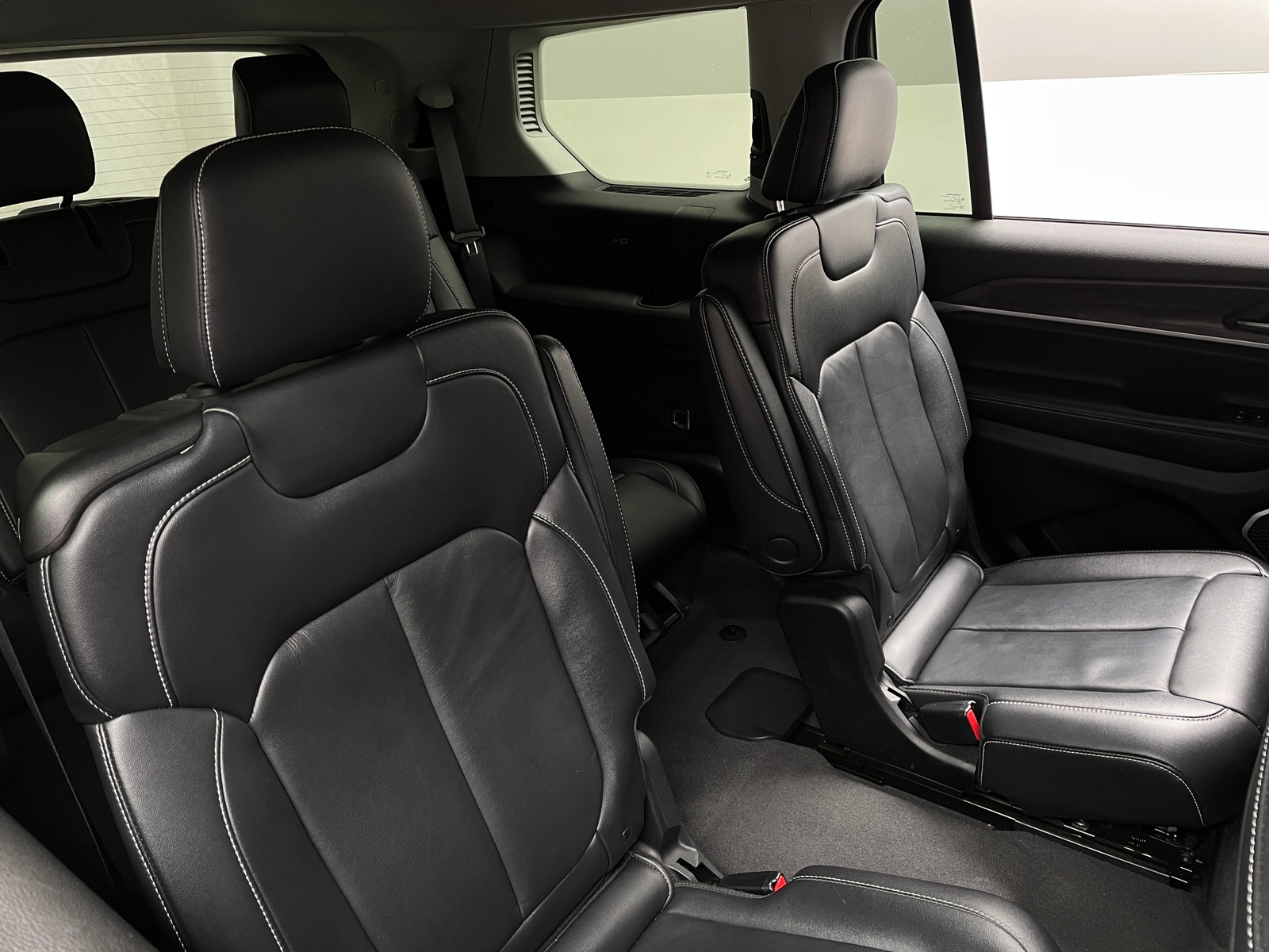 Thumbnail: 2022 Jeep Grand Cherokee L - 5