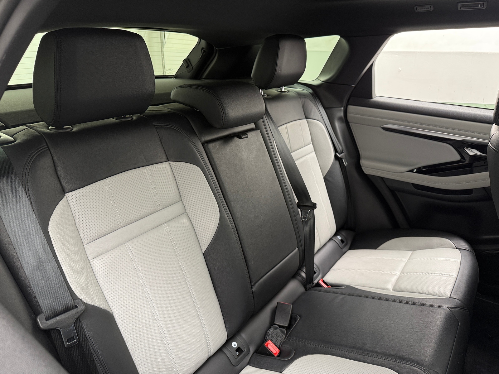 Thumbnail: 2023 Land Rover Range Rover Evoque - 5