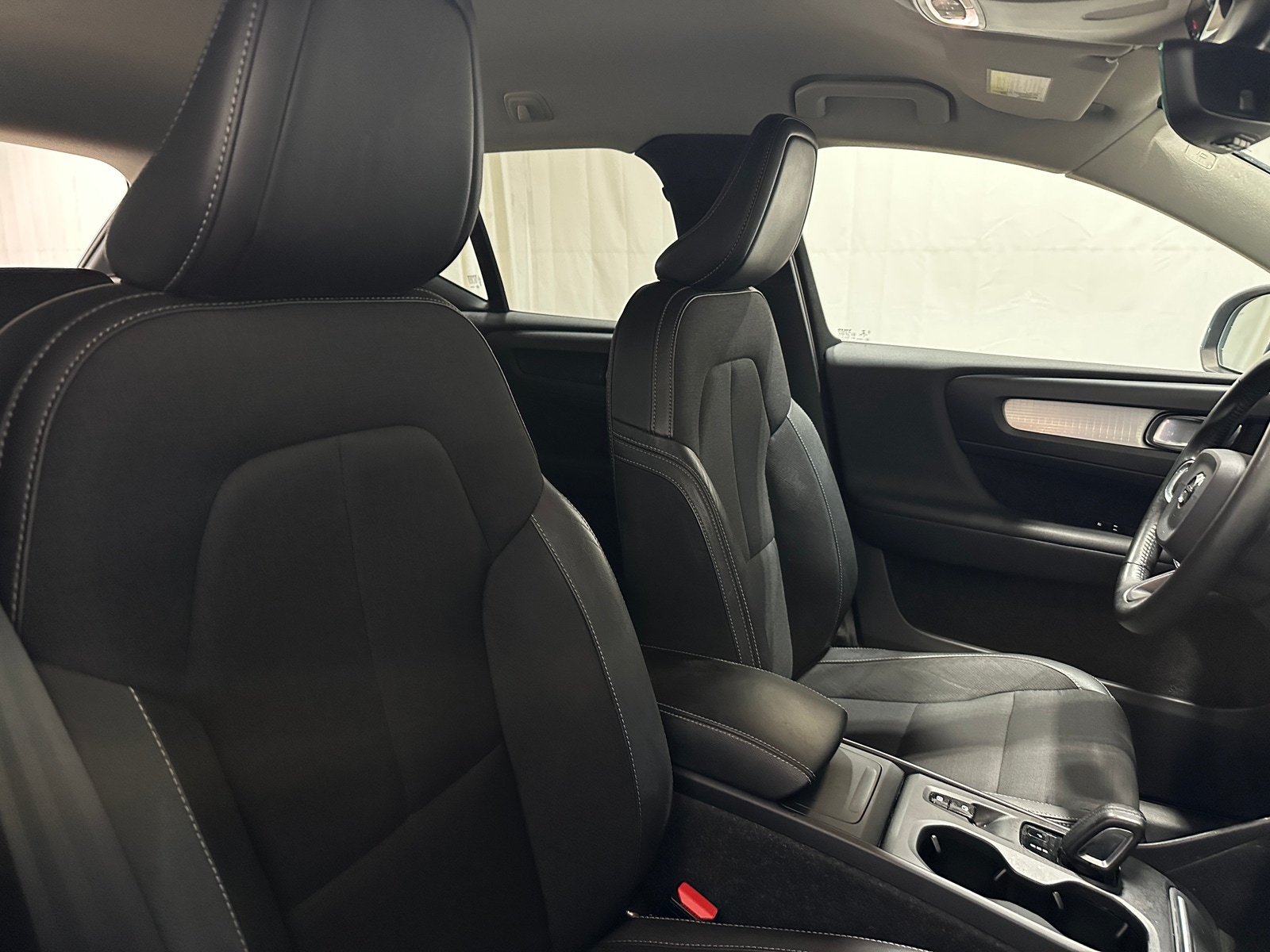 Thumbnail: 2020 Volvo XC40 - 2