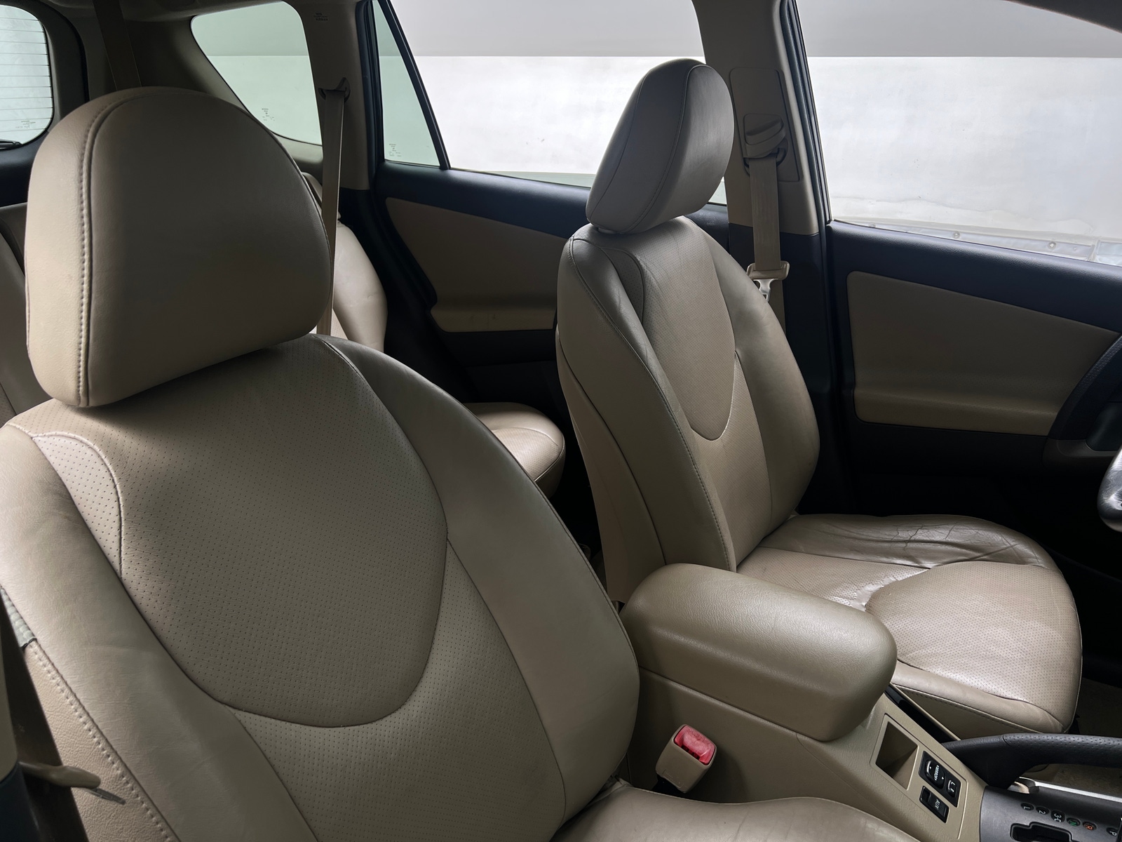 Thumbnail: 2011 Toyota RAV4 - 2