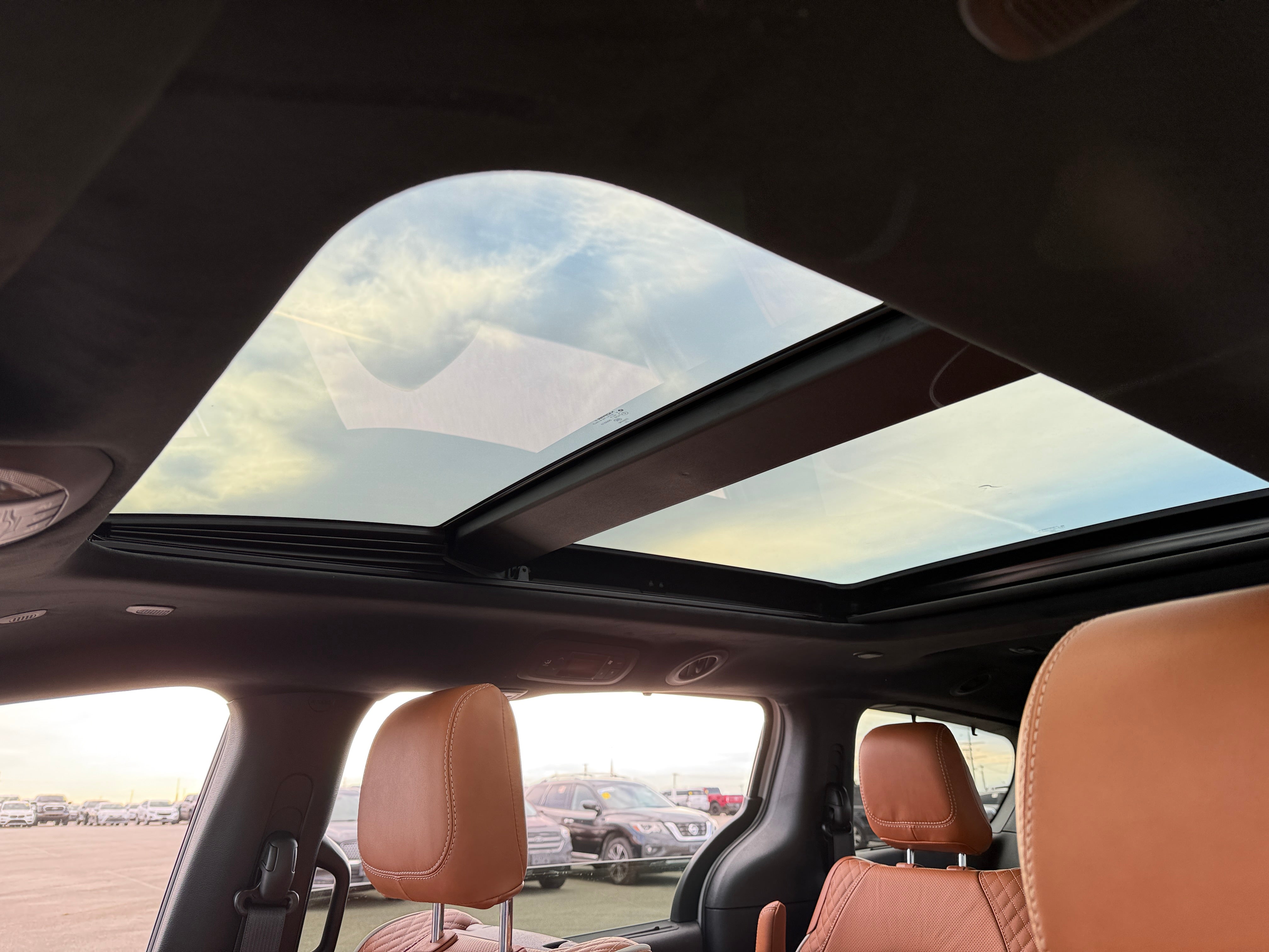 2026 Chrysler Pacifica Pinnacle's photo