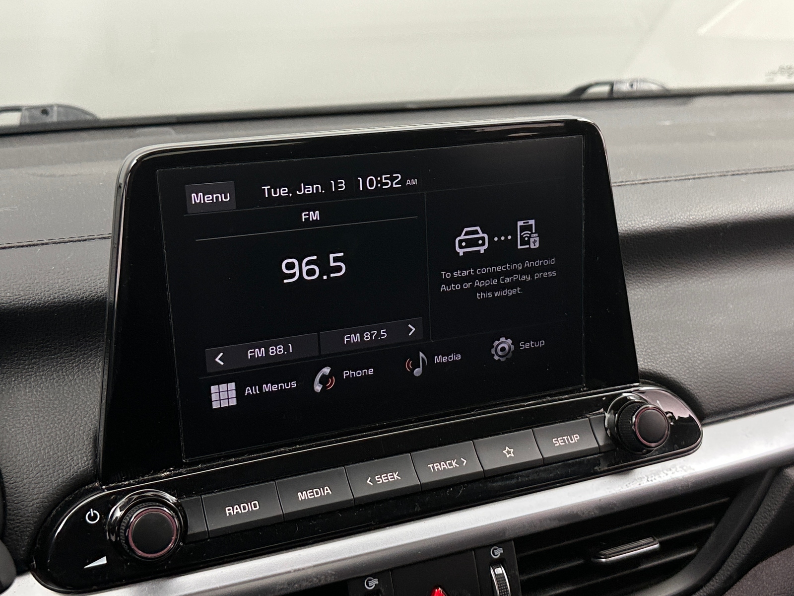 Thumbnail: 2023 Kia Forte - 4