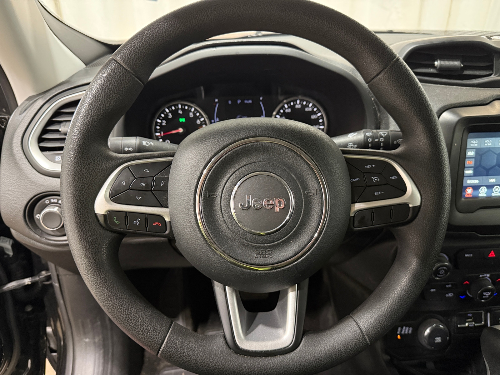 Thumbnail: 2019 Jeep Renegade - 5