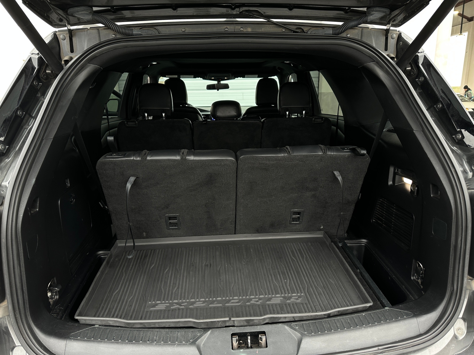 Thumbnail: 2020 Ford Explorer - 6