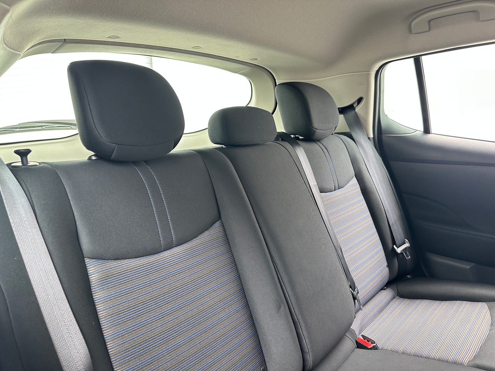 Thumbnail: 2022 Nissan Leaf - 6