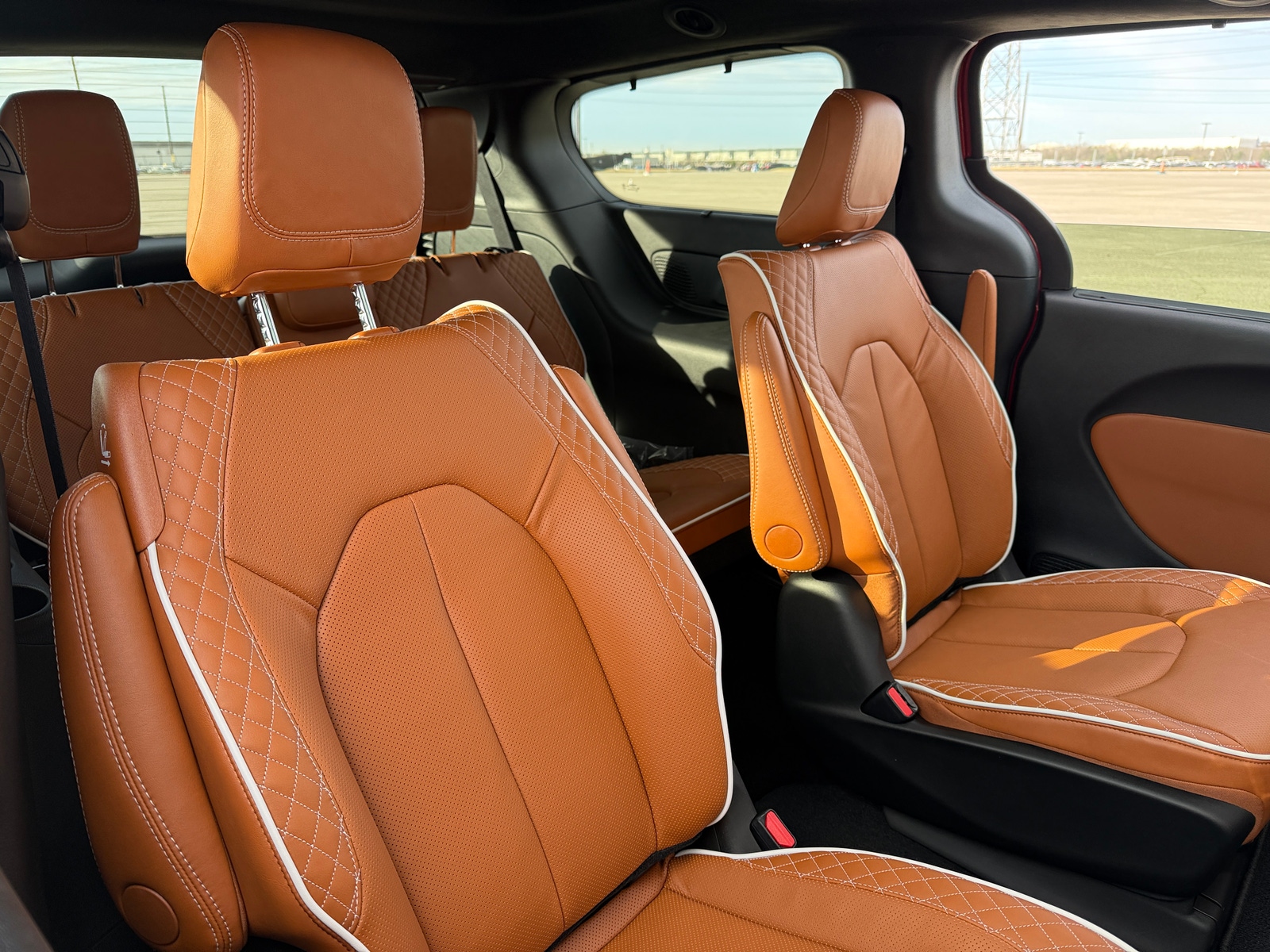 Thumbnail: 2026 Chrysler Pacifica - 5