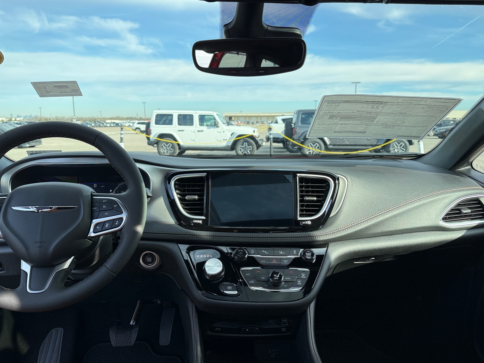 Thumbnail: 2026 Chrysler Pacifica - 2