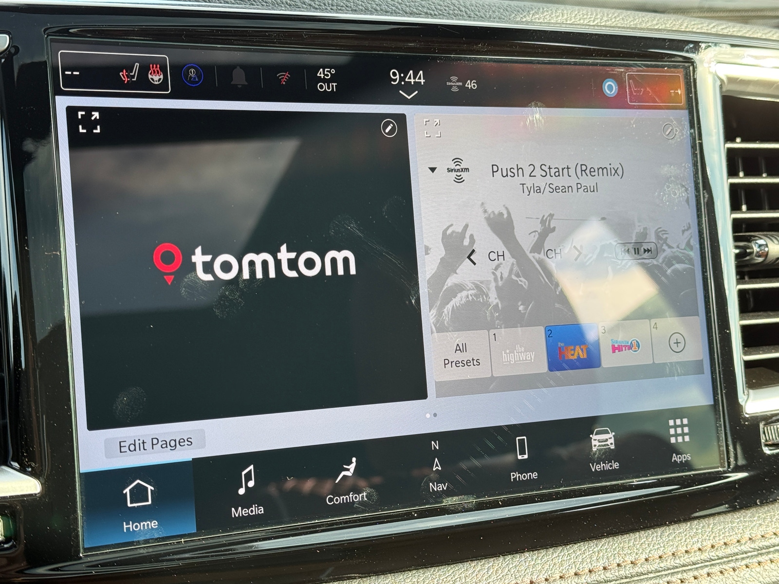 Thumbnail: 2026 Chrysler Pacifica - 3